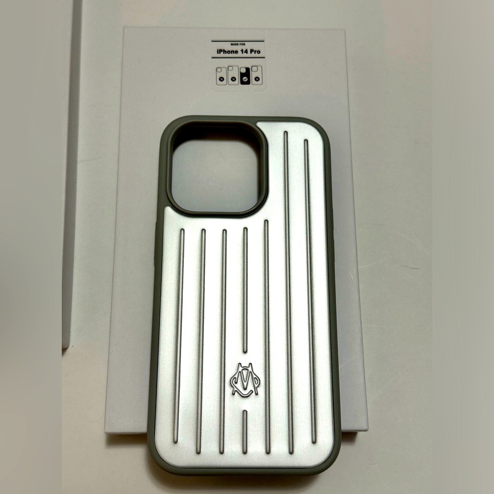 Rimowa iphone case compatible for iPhone 14 Pro - Picture 9 of 9